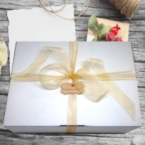 Affordable Gift Hamper for Girls by GiftHamperAddiction.com